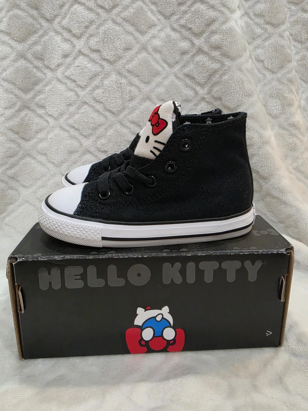 Converse Hello Kitty Black and White High-Top Kids Sneakers New With Box